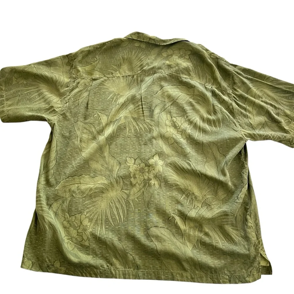 SOLD Tommy Bahama 100% Silk Vivid Green Tropical Print Button Down Shirt - Picture 7 of 9